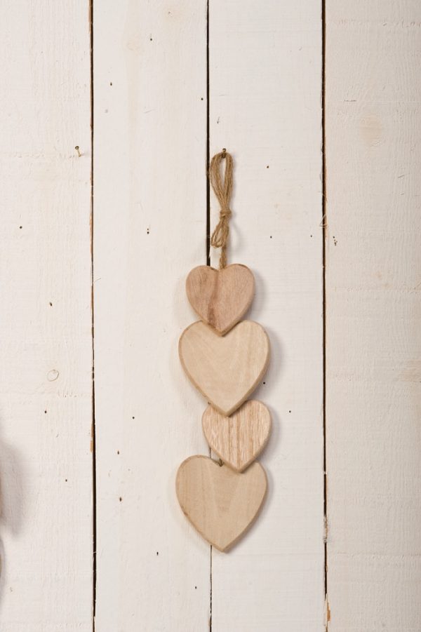 Cascade de cœurs en bois à suspendre